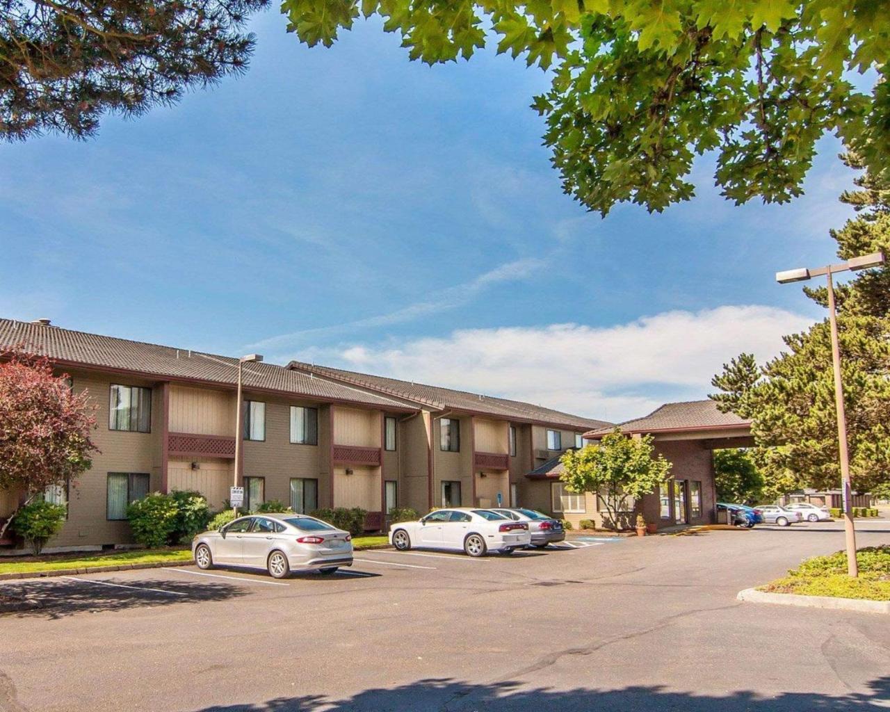 Comfort Inn Conference Center Hillsboro Exterior foto